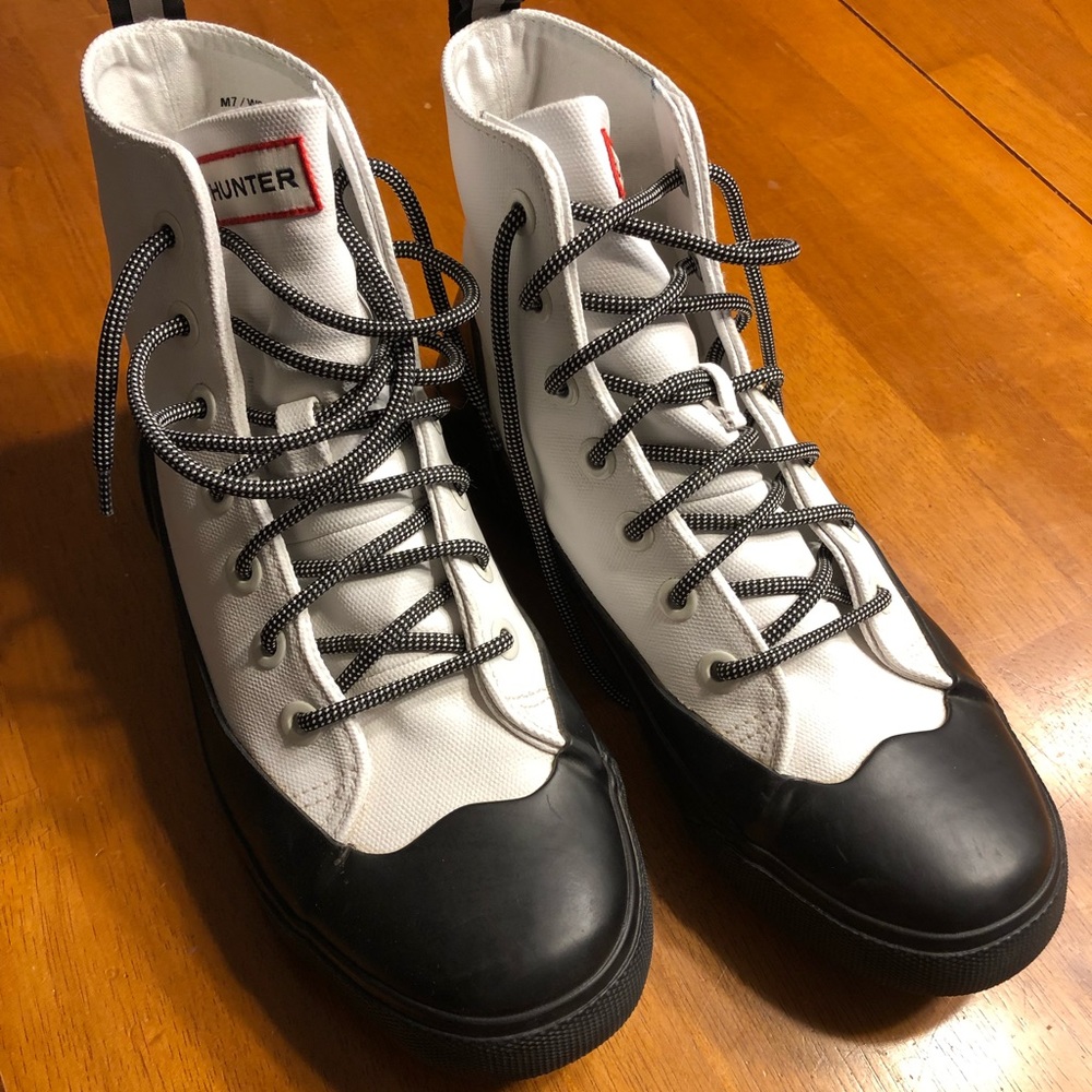 Hunter high top rain shoes